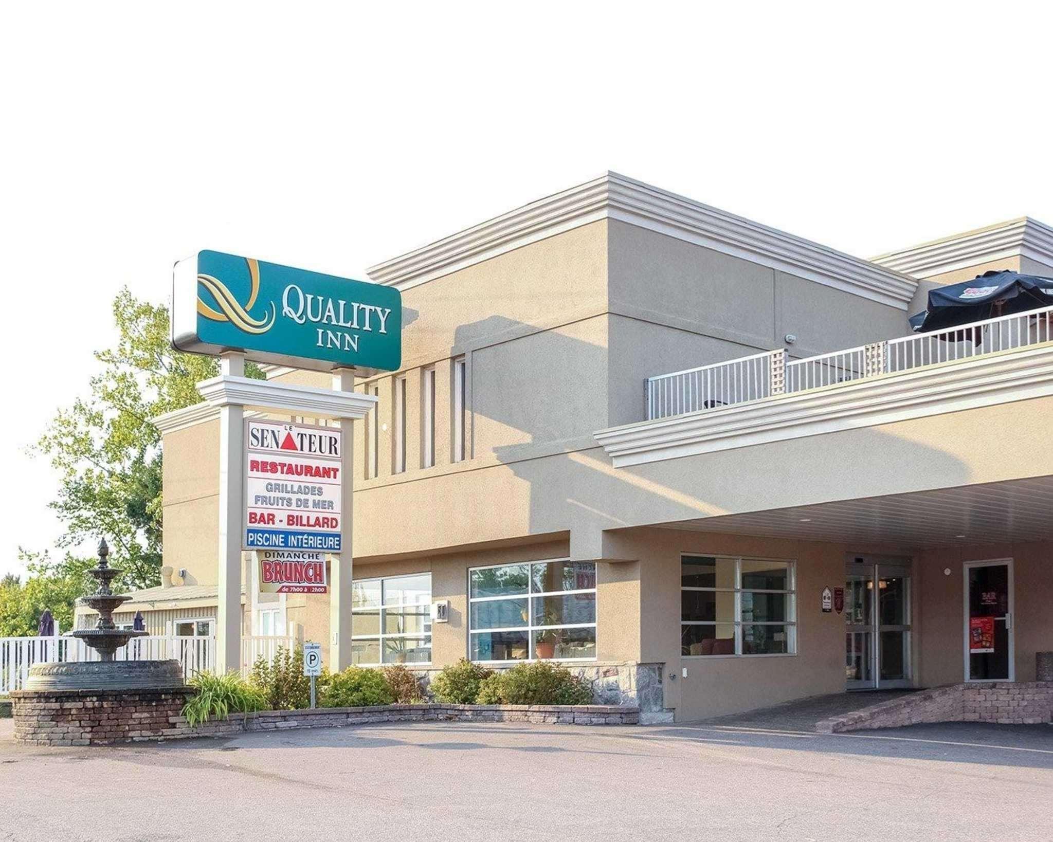 Quality Inn Mont-Laurier Exterior photo